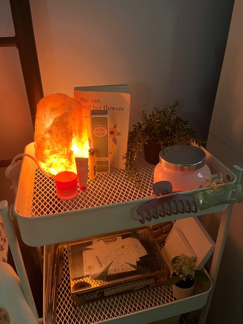 Bedroom Nightstand Aesthetic, Top Of Nightstand Organization, Aesthetic Nightstand Decor, Nightstand Ideas Aesthetic, Aesthetic Night Stand, Nightstand Decor Aesthetic, Night Table Aesthetic, Nightstand Clutter, Cutesy Room