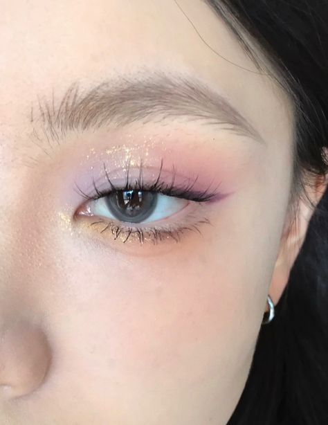 Fairy Makeup Brown Eyes, Makeup Inspo Asian, Glitter Eyeshadow Looks, Glitter Eyeshadow Palette, Ethereal Makeup, Fairy Makeup, Asian Eyes, Asian Eye Makeup, Makeup Game