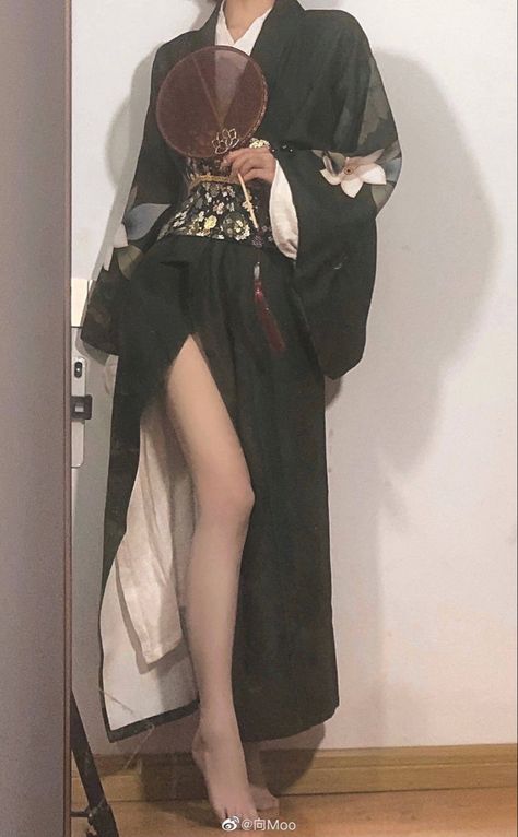 Kimono Outfit Japanese, Hanfu Boy, Kimono Styling, Gaun Koktail, Kimono Outfit, Kimono Design, Japanese Dress, Japanese Outfits, Edgy Outfits