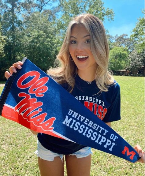 Commitment Pictures College, Commited Pictures College, Senior Picture Ideas With College Shirt, Ole Miss Senior Pictures, College Commitment Pictures Outside, Commitment Photos College, College Tshirt Photoshoot, College Tee Shirt Senior Pictures, College T Shirt Senior Pictures