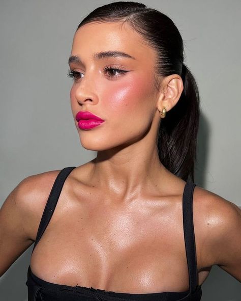 Pink Lips Makeup, Glow Balm, Patrick Ta, Classic Makeup, Retro Makeup, Date Makeup, Special Occasion Hairstyles, Brow Wax, Photoshoot Makeup