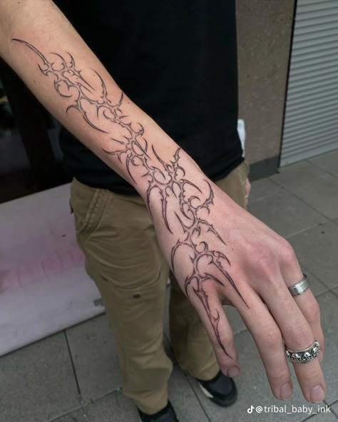 Men Cybersigilism Tattoo, Cybersigilism Tattoo Hand, Cybersigil Tattoo Hand, Cybersigilism Tattoo Arm, Cybersigilism Arm Tattoo, Sigilism Tattoo, Neotribal Tattoo Design, Neotribal Tattoo, Spider Cybersigilism Tattoo