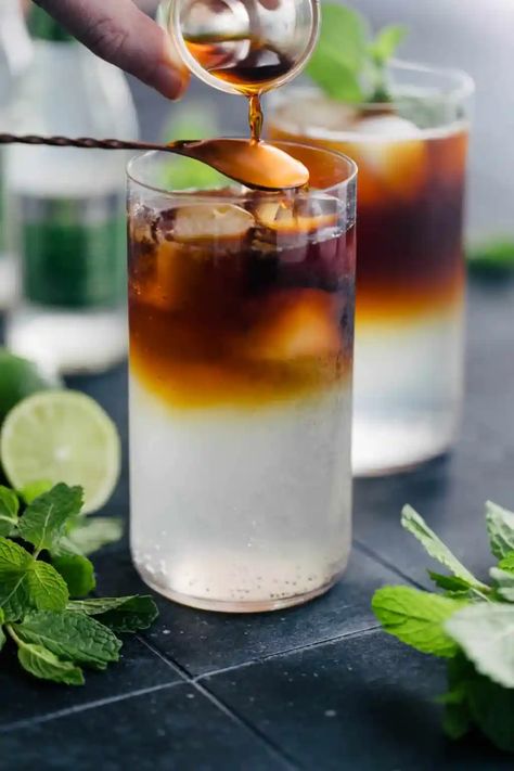 Unique Espresso Drinks, Unique Coffee Drinks, Coffee Mocktail Recipe, Tonic Water Drinks, Espresso Tonic Recipe, Espresso Cocktails, Easy Espresso, Coffee Tonic, Espresso Tonic