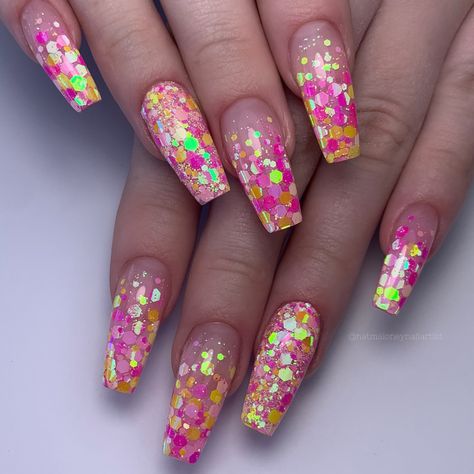 Summer might be going but these nails refuse to believe it! The pops of pink and yellow are soo pretty 🤩 got this from my mystery box I bought from the amazing glitter company @glitter_heaven_australia. Encapsulated glitter is always a vibe. ⁣ ⁣ 𝗣𝗿𝗼𝗱𝘂𝗰𝘁𝘀 𝘂𝘀𝗲𝗱:⁣ @lightelegancehq prep, cool gel & top coat @getbuffedpro efile bits @glitter_heaven_australia sherbie ⁣ Hard gel refill + $25 art⁣ ⁣ .⁣ .⁣ .⁣ ⁣ #encapsulatednails #encapsulatedglitter #chunkyglitternails #glitterfadenails #yellownail... Nail Encapsulated Design, Glitter Fade Nails, Chunky Glitter Nails, Encapsulated Nails, 2024 Nails, Glitter Gel Nails, Gel Top Coat, Nails Spring, Hard Gel