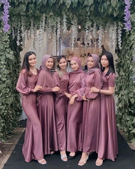 Bridesmaid Dresses Hijab Satin, Baju Bridesmaid Hijab, Hijab Bridesmaid, Bridesmaid Dresses Hijab, Braidsmaid Dresses, Bridesmaid Satin, Ball Gowns Wedding Dress, Hijab Wedding, Simple Bridesmaid Dresses