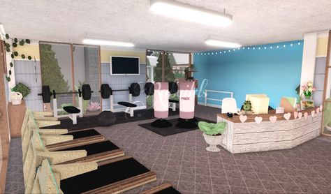 #bloxburg #bloxburgcity #bloxburggym Small School Ideas Bloxburg, Gym Build Bloxburg, Bloxburg Gym Layout Ideas, Bloxburg Hotel Check In Ideas, Bloxburg Mall Interior, Bloxburg Pc Setup, Front Desk Bloxburg, Cute Bloxburg Apartment, Extra Rooms In House Ideas Bloxburg