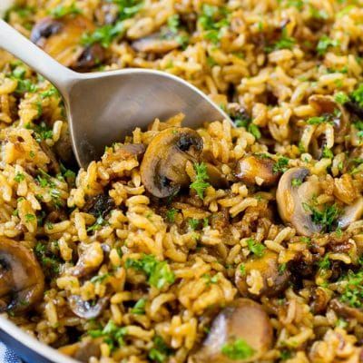 Mushroom Rice - Dinner at the Zoo Mushroom Rice Casserole, Stick Of Butter Rice, Mushroom Rice Recipes, Rotisserie Chicken Recipe, Jasmine Rice Recipes, Garlic Butter Mushrooms, Mushroom Recipes Healthy, Chicken Tikka Masala Recipes, Indian Rice Recipes