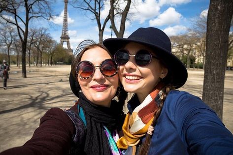 How to Ace Mother-Daughter Travel – Travel Tips & Advice | Viator.com Mother Daughter Travel, Retreats For Women, Spiritual Eyes, Mother Daughter Trip, The Scarlet Letter, Frequent Flyer Miles, English Fun, Italy Trip, Paris Tours