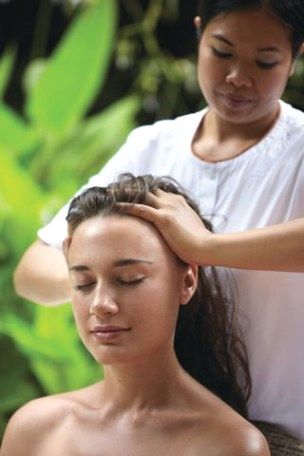 Ayurvedic Practices, Massage Pictures, Four Seasons Resort, Thai Massage, Head Massage, Wellness Spa, Massage Techniques, Chakra Balancing, Face Massage