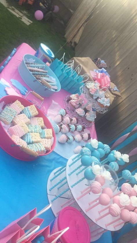 Nacho Gender Reveal, Table Decorations Gender Reveal, Gender Reveal Restaurant Ideas, Gender Reveal Ideas Snacks, Gender Revel Desserts Table, Gender Reveal Treat Table Ideas, Gender Reveal Food Ideas Desserts, Gender Reveal Ideas For Party Decoration Indoor, Gender Reveal Food Table Set Up