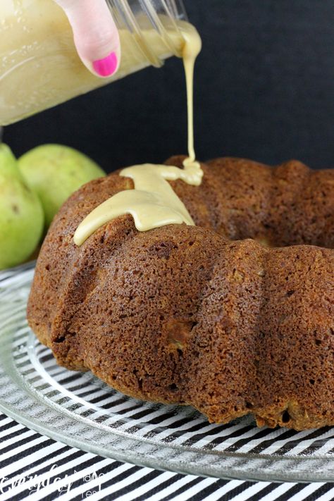 Pear Bundt Cake with Vanilla Bean Caramel - Everyday Made Fresh Moonshine Cake, Caramel Apple Bundt Cake, Apple Moonshine, Pumpkin Pound Cake, Apple Bundt Cake, Cake With Caramel, Caramel Glaze, I Am Baker, Crunch Cake