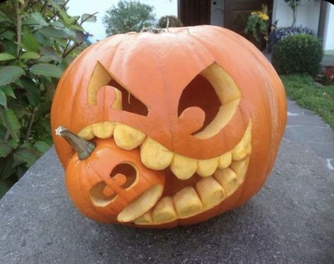 Long Pumpkin Carving Ideas, Dovleci Halloween, Scary Pumpkin Carving Patterns, Halloween Pumpkins Carvings Designs, Halloween Pumpkin Carving Ideas, Halloween Pumpkin Crafts, Creative Pumpkin Painting, Cute Pumpkin Carving, Halloween Pumpkin Carving