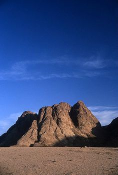 Egypt Sinai St Cat - Ben Geudens RT Mount Sinai Egypt, Saint Catherine's Monastery, Sinai Egypt, World Most Beautiful Place, Mount Sinai, Mountain Travel, St Catherine, Scenic Routes, Historical Place