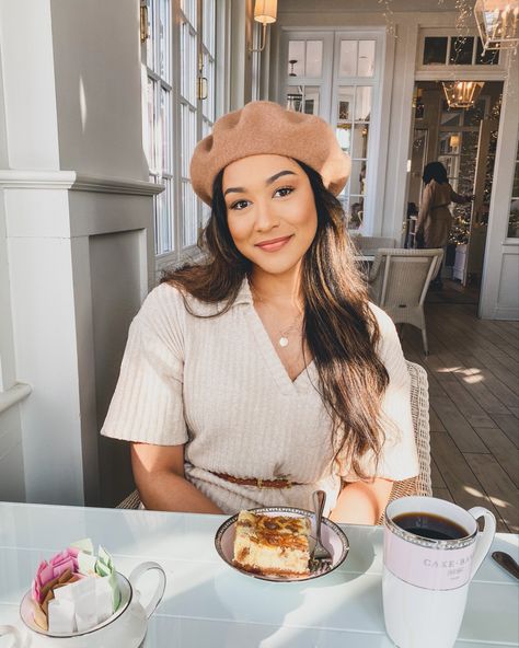 Amber Richards Wearing Beige Beret Spring Neutrals Beige Beret, Cheesecake Lemon, Spring Neutrals, Snickerdoodle Cheesecake, Lemon Bars, Snickerdoodles, Fit Inspo, Fitness Inspo, Summer Outfit