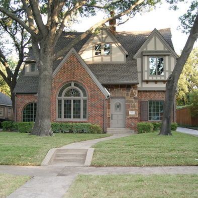 Spaces Tudor House Paint Colors Design, Pictures, Remodel, Decor and Ideas - page 3 Orange Brick Houses, Hardy Board, Outdoor Paint Colors, Tudor House Exterior, Patio Paint, Brick House Colors, Red Brick House Exterior, Red Brick Exteriors, Paint Colors For House