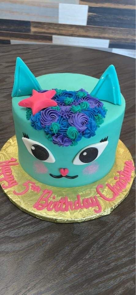 Gabby And The Dollhouse Cake, Gabbycat Birthday Ideas, Mercat Party Ideas, Cakey Gabby Cats Cake, Mercat Cake Ideas, Gabby Doll House Cake Ideas, Mercat Birthday Party Ideas, Gabby Cat Dollhouse Cake, Gabby Cat Birthday Cake Ideas