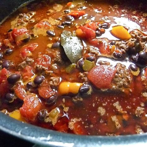 Chili made with coffee.....well ok Chili With Coffee In It, Chili With Coffee, Game Time Food, Coffee Chili, Healthy Meal Recipes, Chili Cook Off, Morning Walks, Food Easy, Homemade Chili