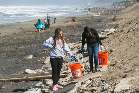 Coastal Clean Up, Beach Cleanup Aesthetic, Beach Clean Up Aesthetic, Ocean Clean Up, Spirit Aesthetic, Beach Cleaning, Beach Cleanup, Surfrider Foundation, Ocean Cleanup