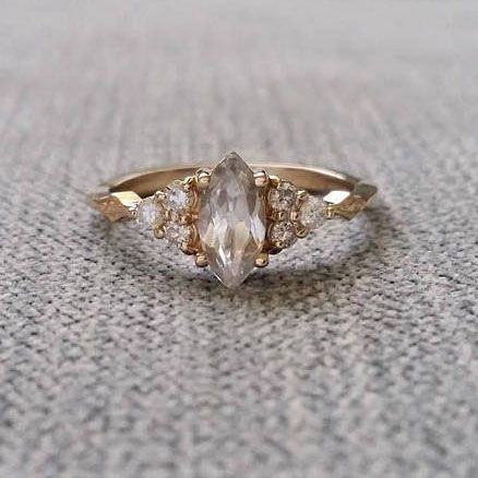 We love engagement rings as much as the next girl, so we’ve rounded up 22 vintage engagement rings that are charming us HARD right now. These antique and vintage-inspired engagement rings are full of intricate details, some with floral designs and Art Deco motifs perfect for the vintage bride. Early Victorian vintage w Antique Engagement Rings Victorian, Victorian Engagement Rings, Antique Engagement Ring, Wedding Rings Solitaire, Dream Engagement Rings, Antique Engagement, Wedding Rings Unique, Wedding Rings Vintage, Antique Engagement Rings