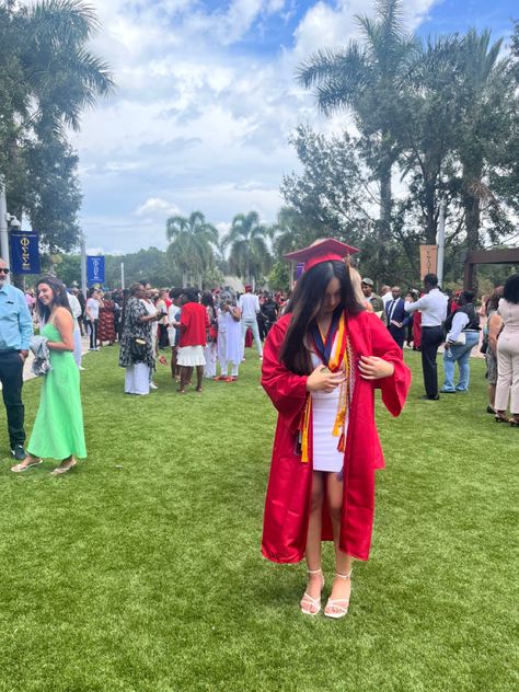 #graduation #grad #graduate #highschool #highschoolgraduation #red #capandgown Graduation Red Cap And Gown, Red Graduation Gown, Cap And Gown Outfit, Highschool Graduation Dresses, Graduation Outfit Ideas High School, Red Graduation Dress, Graduation Dress High School, Highschool Graduation, Outfits Highschool