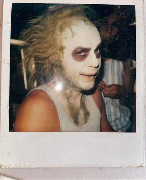 Beetlejuice Pfp, Tim Burton Core, Beetlejuice 1988, Beetlejuice Makeup, Beetlejuice Fan Art, Tim Burton Beetlejuice, Bug Juice, Tim Burton Characters, Tim Burton Movies