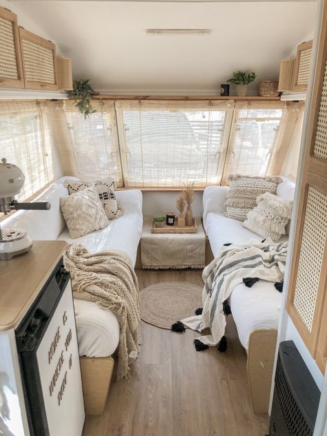 Caravan Interior Makeover, Vintage Caravan Interiors, Van Decor, Popup Camper Remodel, Caravan Living, Rv Van, Caravan Home, Caravan Decor, Camper Interior Design