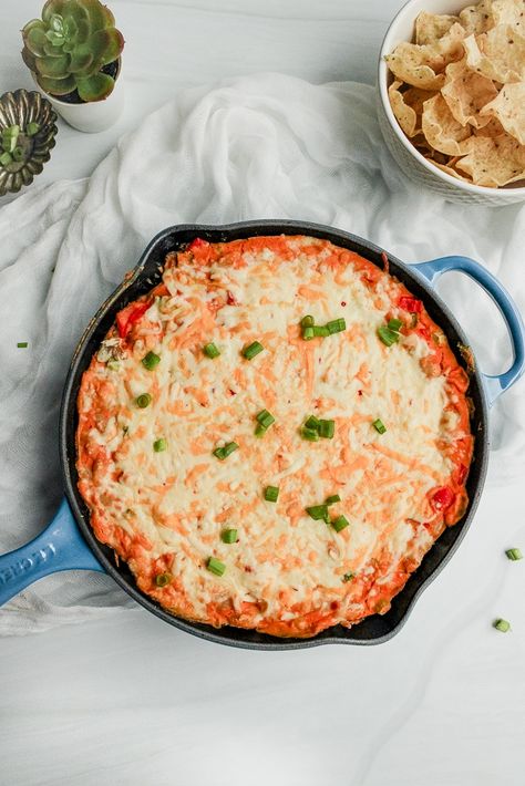 ⁠This Spicy Buffalo White Bean Dip is the perfect vegetarian friendly option to serve your friends for Super Bowl. Buffalo white bean dip is a deliciously creamy dip that will be everyone's new favorite dip recipe!⁠ ⁠ https://www.scrambledandscrumptious.com/recipes/spicy-buffalo-white-bean-dip⁠ Chili White Bean, Vegetarian Green Chili, Recipes Spicy, White Bean Dip, Creamy Dip, Favorite Dips, Great Northern Beans, Bean Dip, White Bean