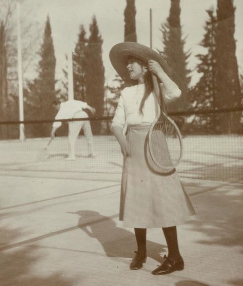 ♔ Queen Alexandra: & Her Family ♔ Grand Duchess Anastasia, Anastasia Nikolaevna, Olga Romanov, Alexandra Of Denmark, Romanov Sisters, Anastasia Romanov, Alexandra Feodorovna, Queen Alexandra, Playing Tennis