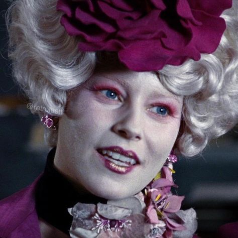 The Hunger Games Characters, Hunger Games Makeup, Games Makeup, Hunger Games Effie, Which Makeup, Johanna Mason, Hunger Games Characters, Effie Trinket, Gold Eyeliner