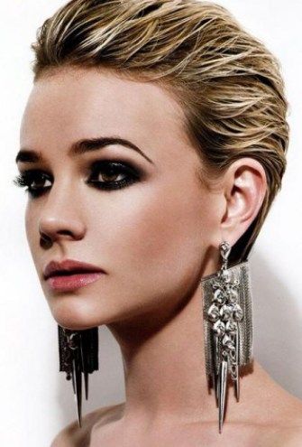 Super Short Pixie Cuts, Blonde Weave, Carey Mulligan, Slicked Back Hair, Funky Hairstyles, Penteado Cabelo Curto, Smokey Eyes, Short Pixie Cut, Short Pixie