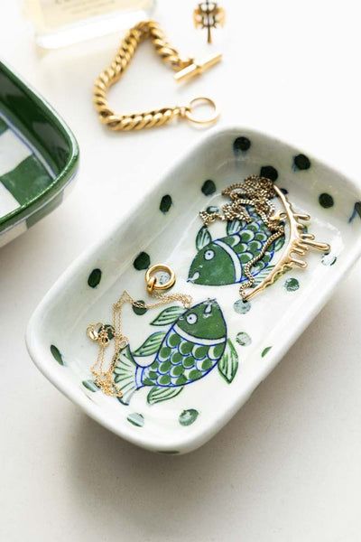 Jewellery Dish Painting, Hand Painted Pottery Ideas, Painted Trinket Dish, Tray Painting, Quirky Bathroom, Fish Ceramic, Ceramic Trinket Dish, Jewellery Tray, Green Fish