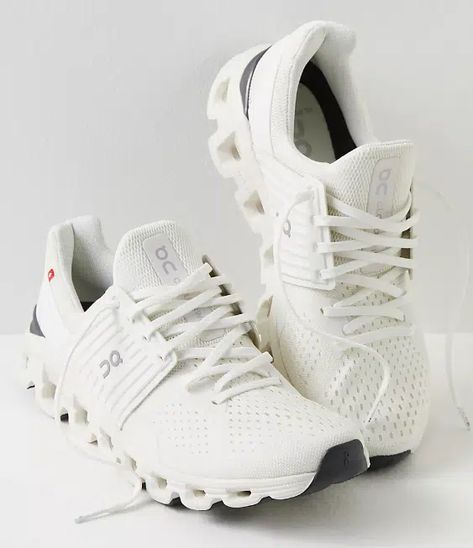 Cute Running Shoes, On Cloudswift, Fall Athleisure, Cloud Shoes, Preppy Shoes, Shoe Inspo, Workout Shoes, Swag Shoes, Gym Shoes