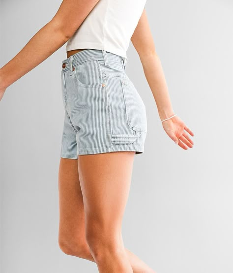 Striped Denim Shorts, Carpenter Shorts Outfits Women, Women’s Shorts, 90s Fashion Shorts, Emo Summer Outfits, Summer Outfits Edgy, Everyday Summer Outfits, Athletic Summer Outfits, Summer Outfits Alt