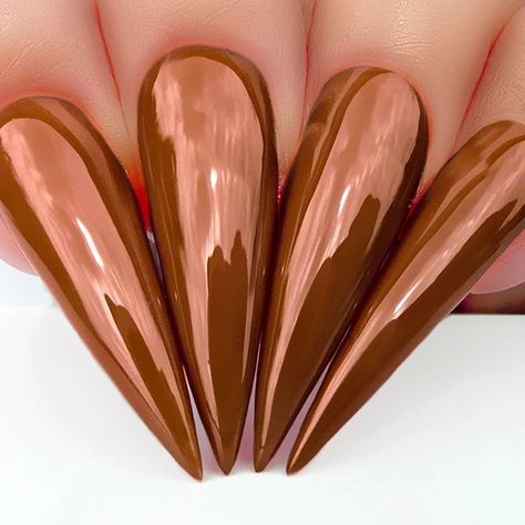 We all have guilty pleasures, from painting our nails to a perfect cup of coffee. Maybe yours is using this lush coffee color gel polish to adorn your nails.