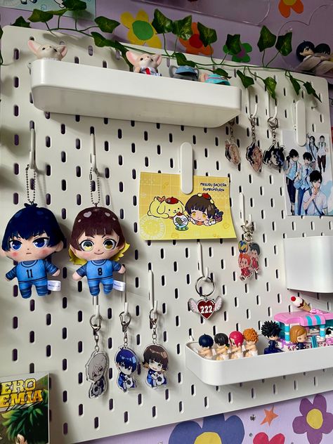 Anime Pegboard, Ikea Pegboard Ideas, Pegboard Ikea, Skådis Ikea, Room References, Skadis Pegboard, Bluelock Anime, Ikea Pegboard, Pegboard Ideas