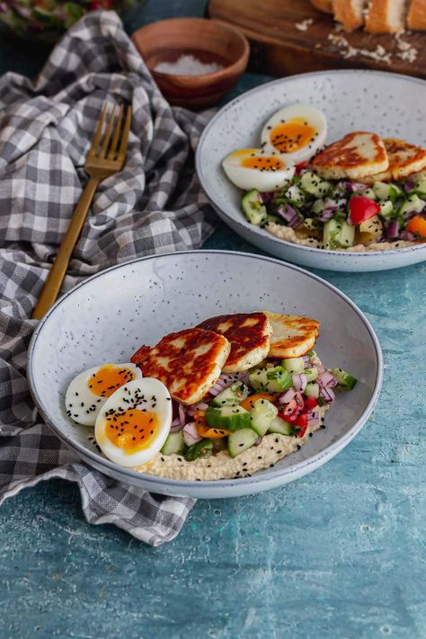 Halloumi Breakfast Bowl, Breakfast With Halloumi, Savoury Healthy Breakfast, Hummus Breakfast Ideas, Breakfast Bowl Savory, Breakfast Halloumi, Breakfast Salad Ideas, Spring Breakfast Ideas, Runny Boiled Egg