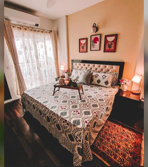 Middle Class Indian Home Interior, Home Interior Bedroom, Interior Bedroom Design, Small Room Makeover, Dads Room, Dream Bedrooms, Indian Bedroom Decor, Indian Room Decor, Flush Door