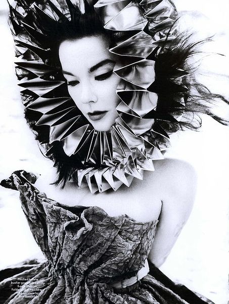 Chiara Bautista, Feminist Icons, Oh My Goddess, Beautiful Chaos, Trip Hop, Dieselpunk, Dandy, White Photography, Headdress