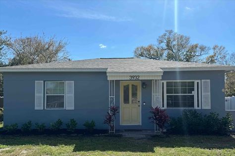 Charming Two-Bedroom Home Close to Downtown Tampa - Houses for Rent in Tampa, Florida, United States - Airbnb Clarksville Arkansas, Fenced Yard, Rental House, House For Rent, Room Pictures, Tampa Florida, 2 Bedroom Apartment, Fenced In Yard, Florida Home