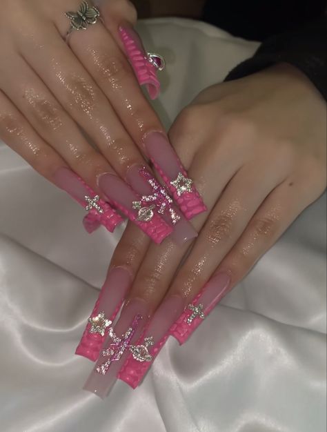 Pink Birthday Nails Black Women, Pink Birthday Nails Y2k, Light Pink Nails With Gems, Hot Pink Gem Nails, Pink Taurus Birthday Nails, Hot Pink Nails With Rhinestones, Hot Pink Bling Nails, Pink Bling Nails Rhinestones, Blinged Out Nails Rhinestones