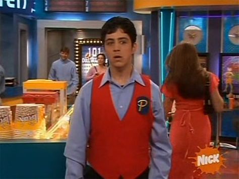 drake and josh Drake And Josh Costume, Drake And Josh Halloween Costume, Drake And Josh Outfits, Mindy Drake And Josh, Drake And Josh Movie Theater Costume, Nickelodeon Halloween, Movie Theater Outfit, Drake Bell And Josh Peck, Drake Throwback