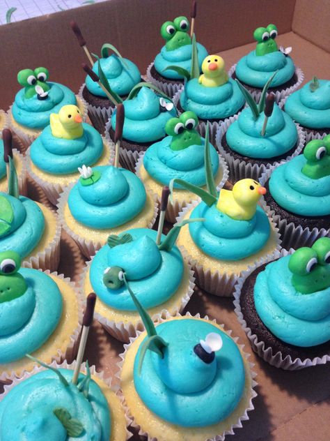 Pond Cupcakes by @Lulu Law Pond Theme Birthday Party, Pond Cupcakes, Pond Party, Fish Cupcakes, Summer Cupcakes, Frog Theme, Creative Cupcakes, Cupcake Decorating, Silly Goose