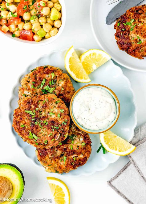 Easy Eggless Tuna Patties Chili Video, Tuna Patties Easy, Low Calorie Low Carb, Cilantro Lime Cauliflower Rice, Turkey Chili Recipe, Tuna Patties, Tuna Cakes, Chili Recipe Turkey, Healthy Low Carb