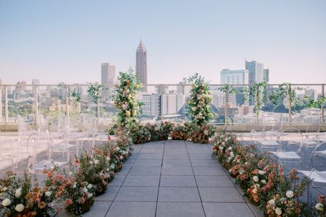 Rooftop Wedding Decorations, Rooftop Terrace Wedding Decor, Rooftop Ceremony Decor, Rooftop Wedding Decor, Garden Wedding Ceremony Decorations, Rooftop Wedding Reception, Skyline Backdrop, Wedding Rooftop, Rooftop Wedding Ceremony