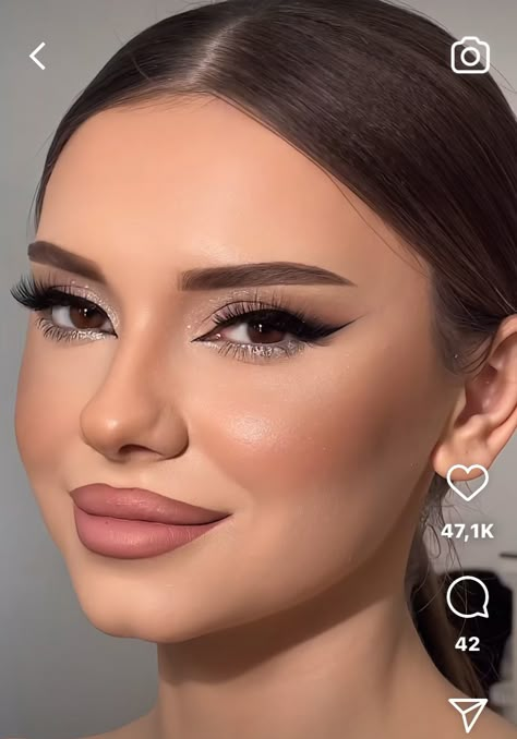 2024 Wedding Makeup Trends, Make Up Looks Prom, Daily Makeup Routine Natural, Makeup For Formal Event, Mekup Bride Simple, Makeup Looks For Engagement, Makeup With Red Dress, Matte Makeup Look, Glowing Skin Makeup