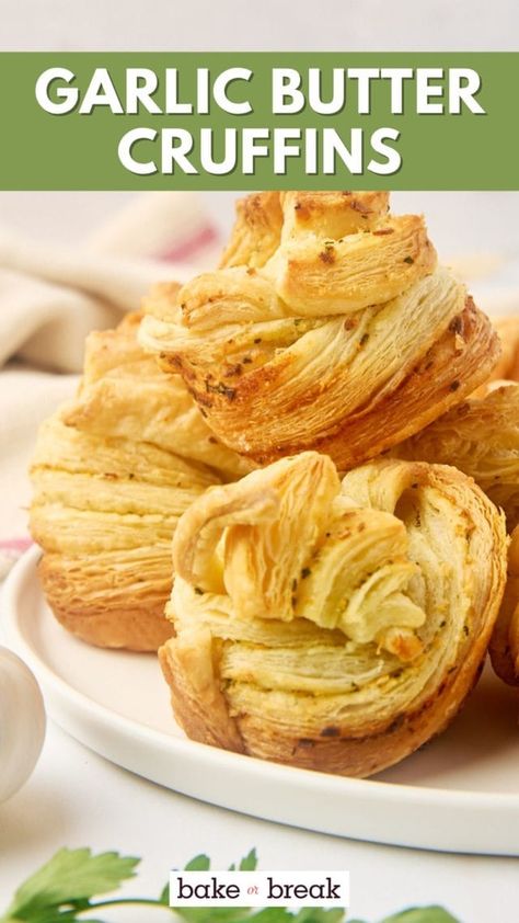 Pastry Recipes Savory, Cruffin Recipe, Puff Pastry Recipes Savory, Easy Puff Pastry Recipe, Easy Garlic Butter, Breakfast Brownies, Savory Puff Pastry, Make Garlic Butter, Puff Pastry Recipe