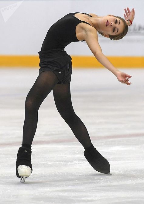 Ice Skate Drawing, Aliona Kostornaia, Figure Ice Skates, Figure Skating Outfits, Ice Skating Outfit, Skate 3, Skating Aesthetic, Figure Skating Costumes, Ice Skating Dresses