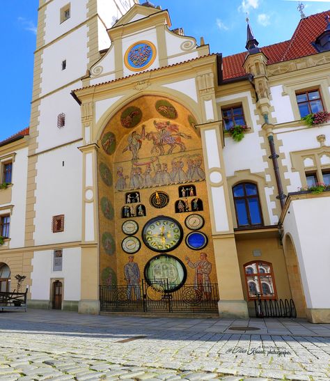 Astronomical Clock 'Olomoucký orloj', Olomouc, Moravia, Czech Republic, Nikon Coolpix B700, 4.3mm, 1/800s, ISO180, ISO100, f/3.3, +0.3ev, HDR photography, panorama segment 11, retouch Nikon NX-D, 2024.09.25.14:16 #Olomouc Astronomical Clock, Hdr Photography, Nikon Coolpix, Czech Republic, Nikon, Clock, Photography