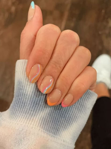 short summer nails: peach and pink French tips with swirls Nails No Acrylic Short, Basic Short Nails Simple, Quick Easy Nail Designs, Nail Into Short, Hawaii Nails Ideas Short, Back To School Nails Short Simple, Cute Short Back To School Nails, Simple Colorful Nail Designs, Nail Inspos On Short Nails