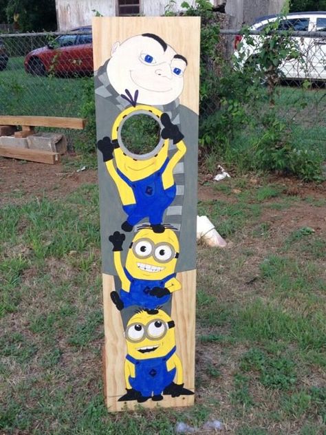 My kids minion party. This was a game if they made the bean bags in the circle they would get a price Minion Party Ideas, Minion Party Theme, Minion Craft, Lila Party, Despicable Me Party, Minion Theme, Minion Birthday Party, Minions Despicable Me, Minion Birthday